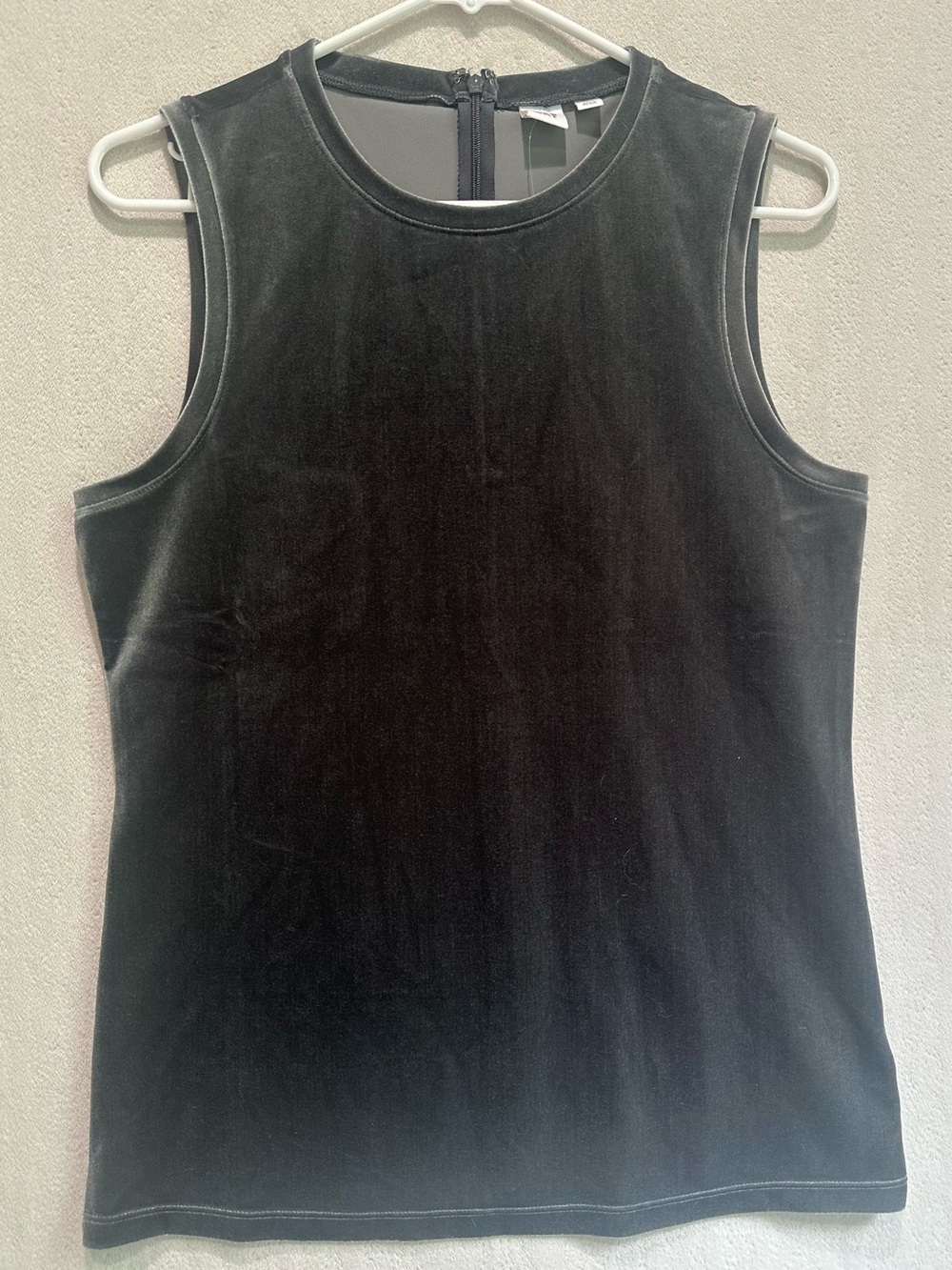 NWT GAP Women's Black Velvet Sleeveless Tank Top Sz Small Tall